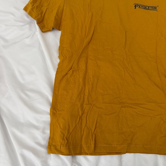 pendleton tshirt size medium details: -NWT -short sleeve shirt - Picture 2 of 4
